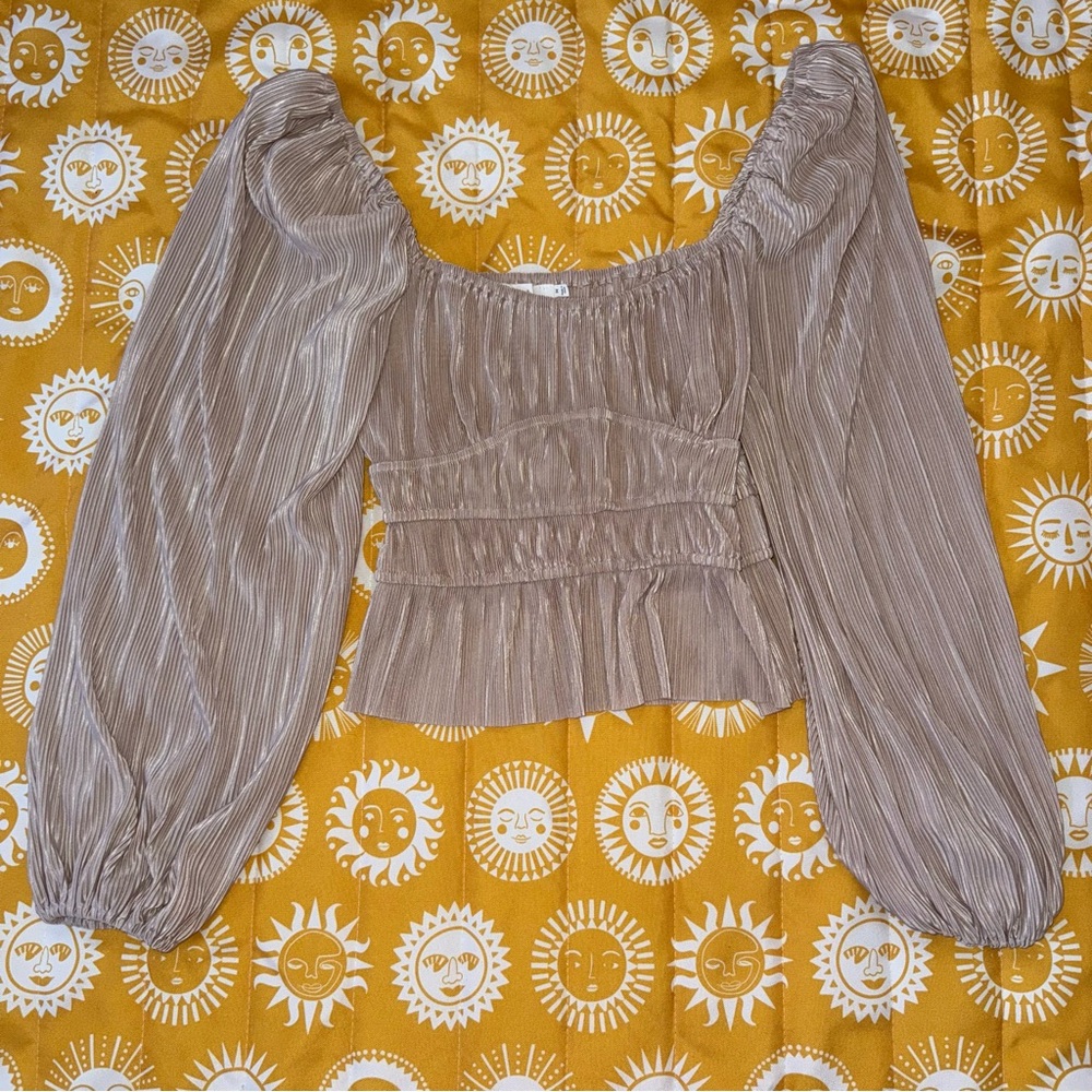 ASTR the Label Ziva Shiny Balloon Sleeve Top